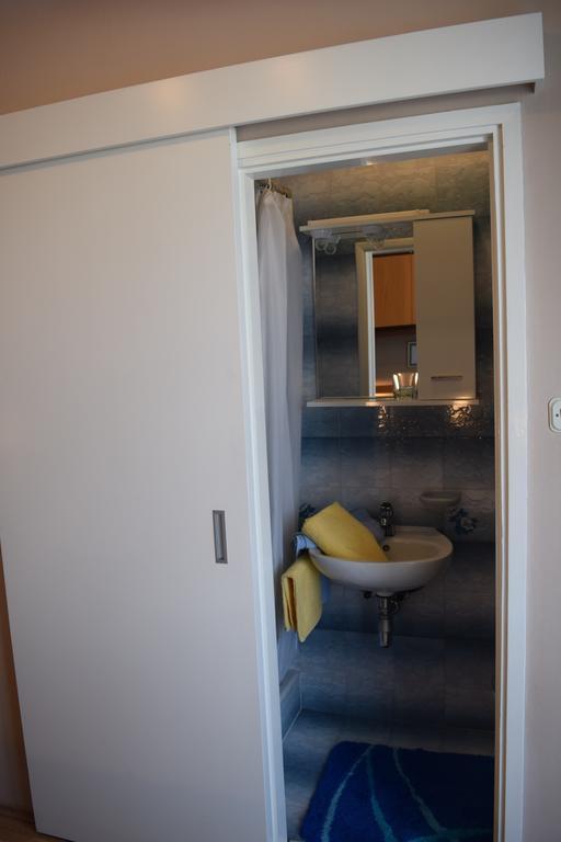 Apartment Branka Banjol Exterior photo